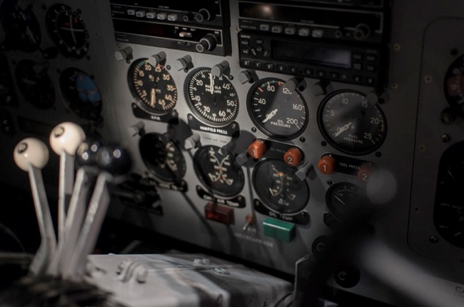 air traffic control atc communication basics for pilots cockpit