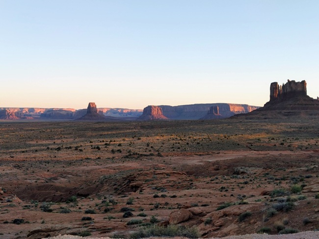 day trip and weekend getaway monument valley view 2